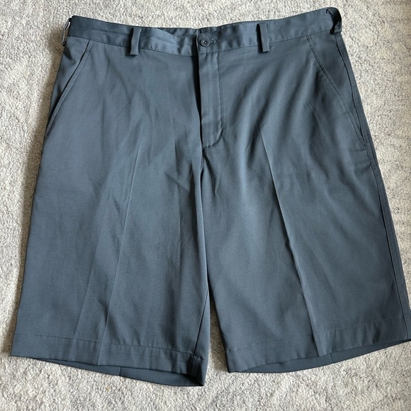 Nike Gray Athletic Shorts Lightweight and Tailored - Picture 3 of 6